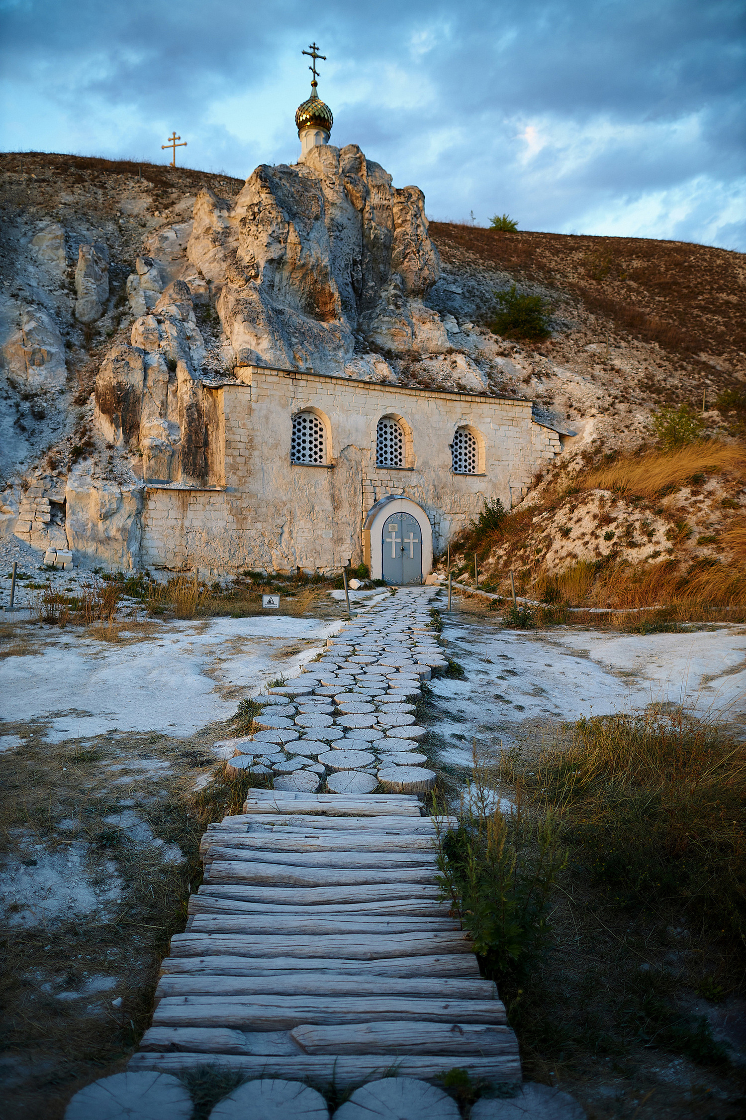 белогорье пещерный храм