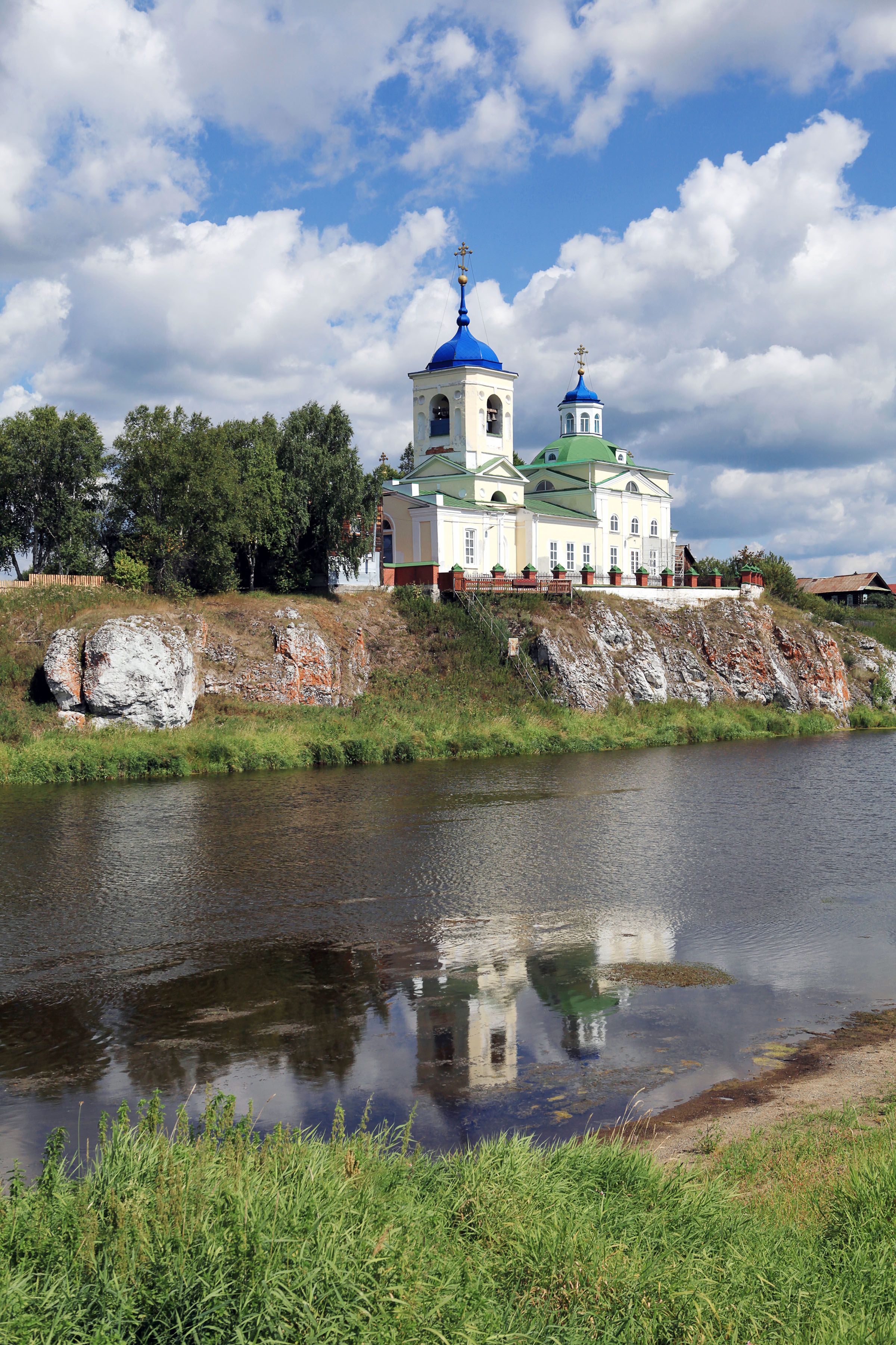 Село слобода. Церковь Георгия Победоносца // село 